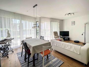 Appartement lumineux de 3.5 pièces avec balcon, dans un environnement calme