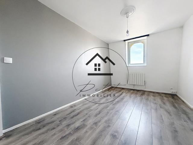 Appartement lumineux dernier étage à Clermont