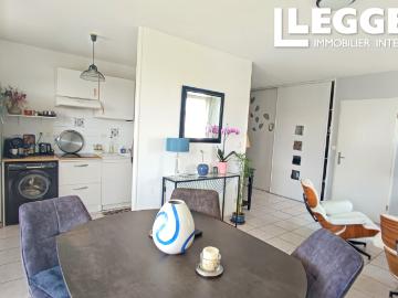 Appartement lumineux en parfait état en résidence sécurisé quartier calme avec balcon garage et cave