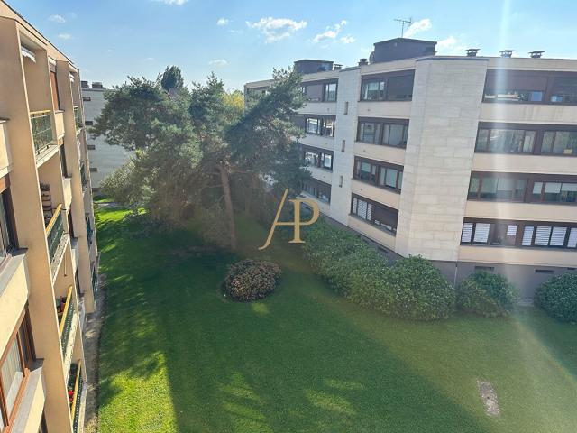 Appartement lumineux Noisy Le Roi 5 pièce s 116.93 m2 avec. 117m² Noisy le Roi
