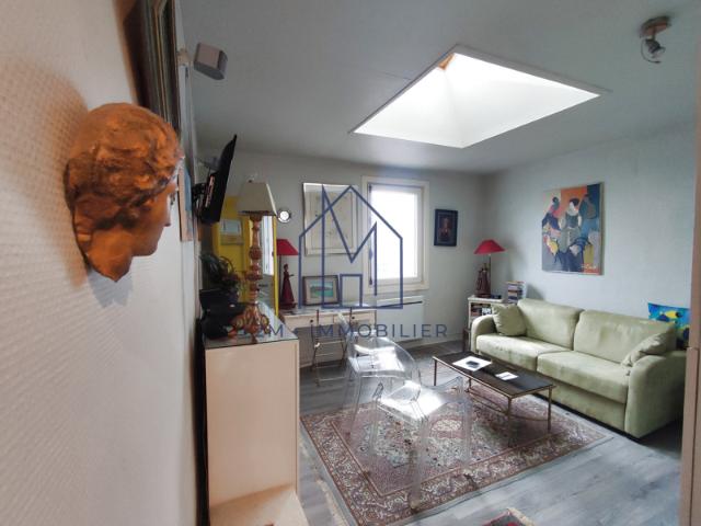 APPARTEMENT LUMINEUX PROCHE DU PORT