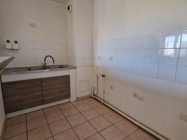 Appartement Mantes La Ville 3 pièces de 54 m² avec parking S/sol