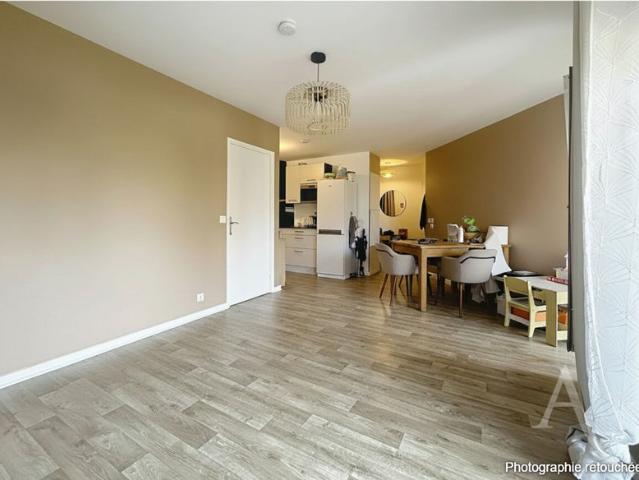 Appartement Mantes La Ville 4 pièces avec terrasse, parking et charges toutes comprises