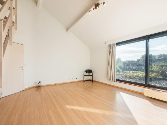 Appartement met 3 slaapkamers,tuin en 1 carport staanplaats