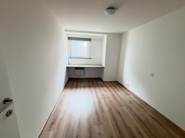 Appartement met 1 slaapkamer, zijdelings zicht naar zee en haven