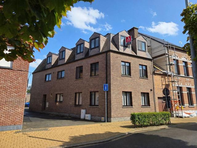 Appartement met 2 slaapkamers, terras en garage