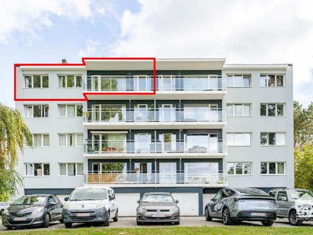 Appartement met 2 slaapkamers, terras en garage