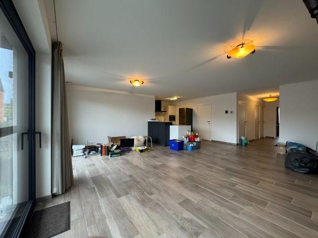 Appartement met 2 slaapkamers, terras en gesloten garagebox