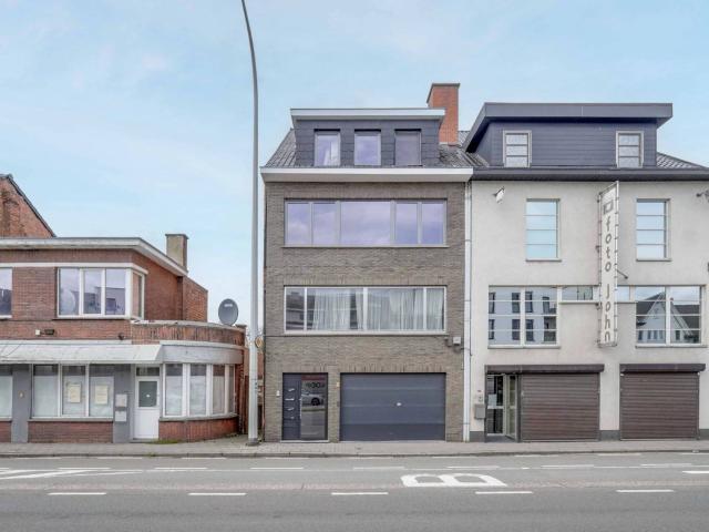 Appartement met 2 slaapkamers, terras en parking