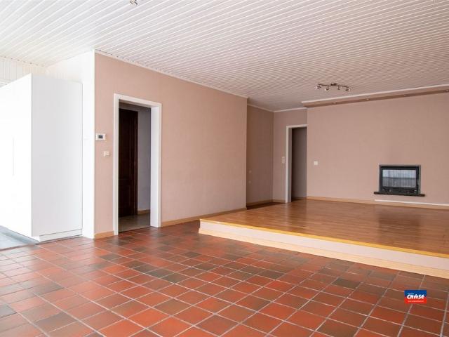 Appartement met 2 slaapkamers en terras € 950