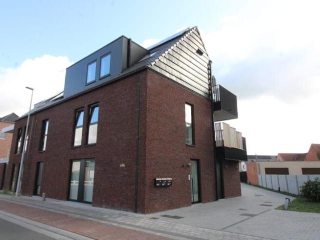 Appartement met 2 slaapkamers en terras gelegen te Uitbergen