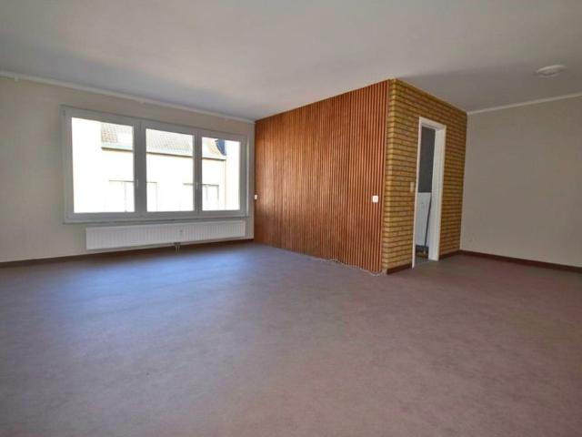 Appartement met 2 slaapkamers en garage te huur in Sint Pieters Leeuw