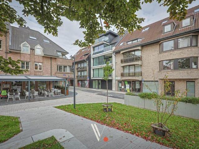 Appartement met 2 slaapkamers en leuk terras in hartje Iz.