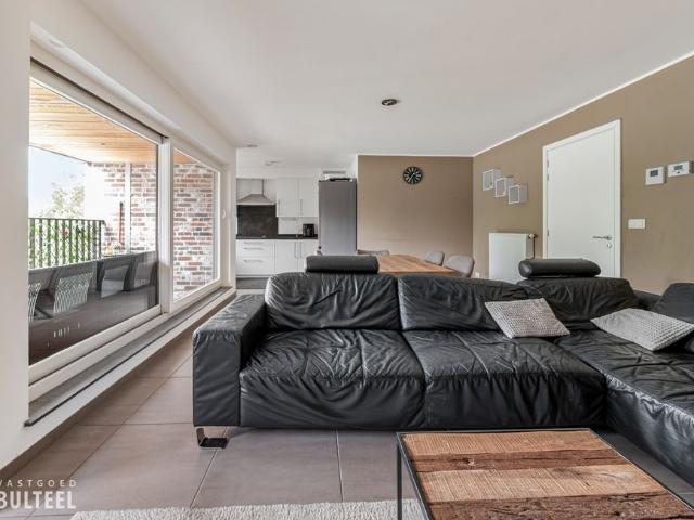 Appartement met 2 slaapkamers, garage en staanplaats