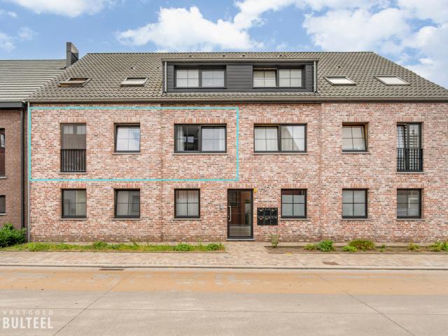 Appartement met 2 slaapkamers, garage en staanplaats