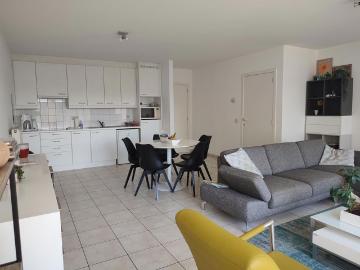 Appartement met 2 slaapkamers, klein terras en garage