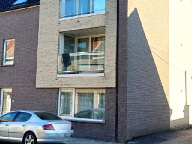 Appartement met 2 slaapkamers, parkeerplaats en terras