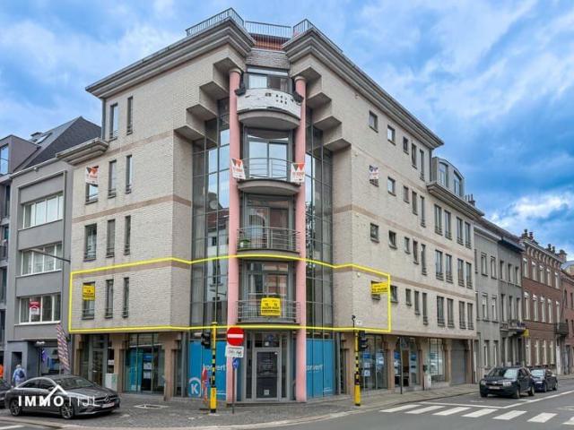 Appartement met 2 slk, terras en lift in centrum Aalst!