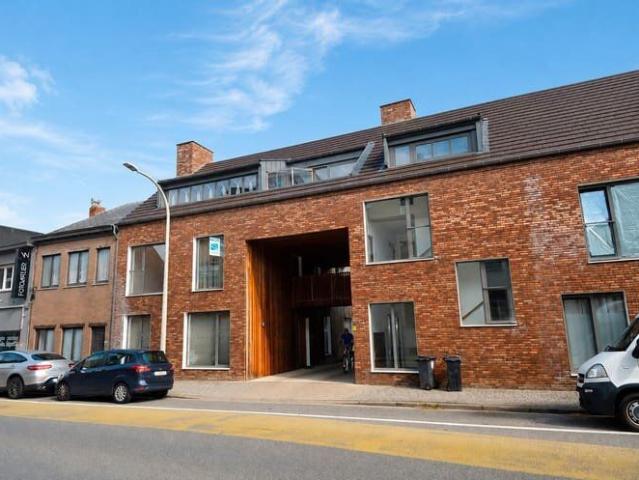 APPARTEMENT MET 2 SLK, TERRAS EN PARKING!