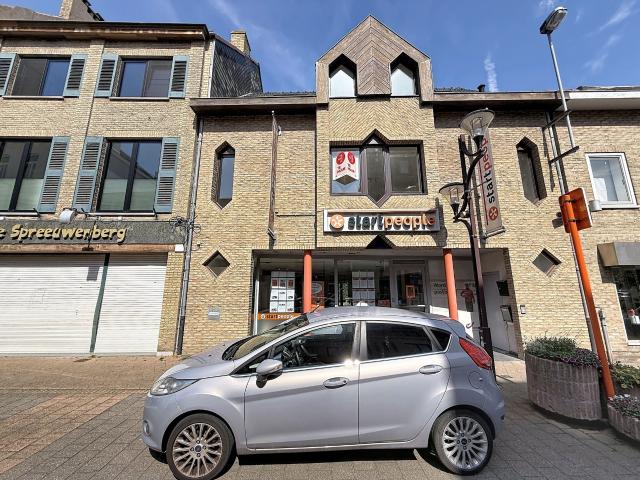 Appartement met 4 slaapkamers te huur in Veurne