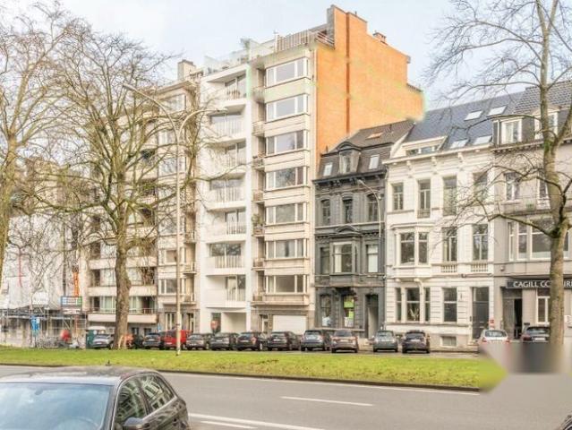 Appartement met garage te huur