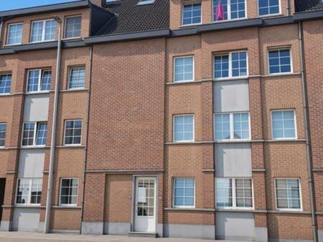 Appartement met drie slaapkamers en garage te Lebbeke