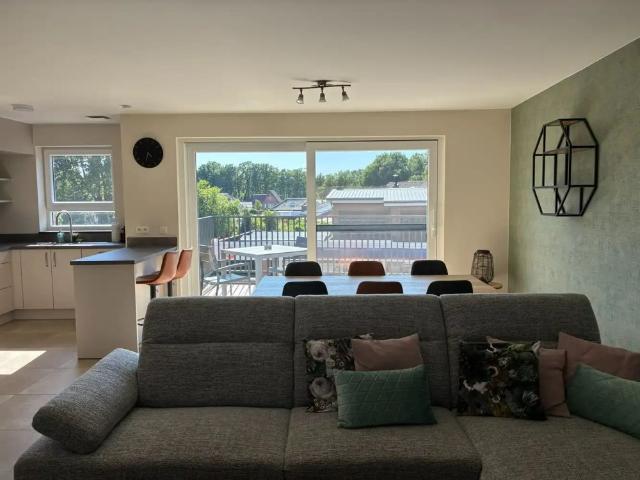 Appartement met ruim terras en autostaanplaats