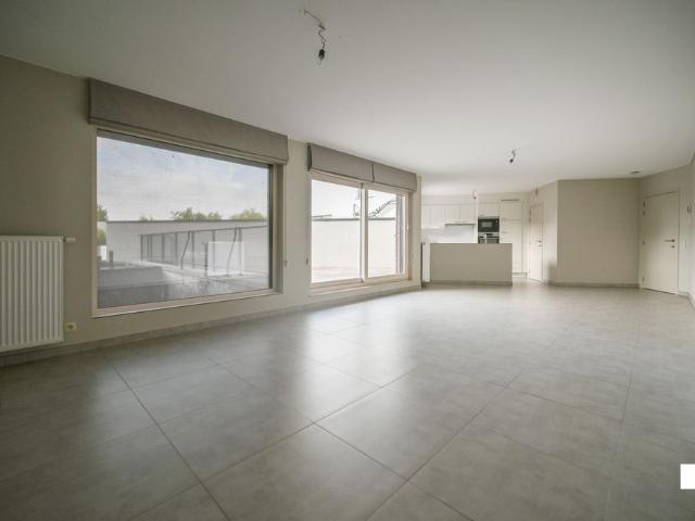 Appartement met ruim terras in het centrum van Kachtem