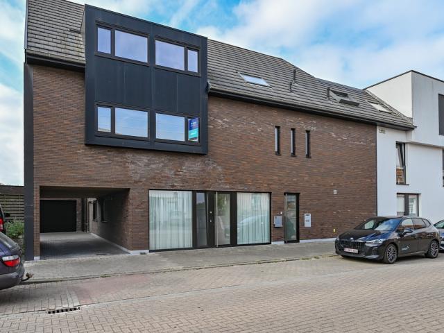 Appartement met ruim terras in het centrum van Kachtem