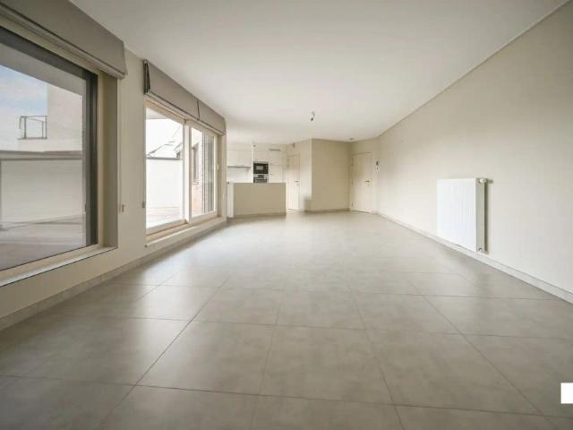 Appartement met ruim terras in het centrum van Kachtem