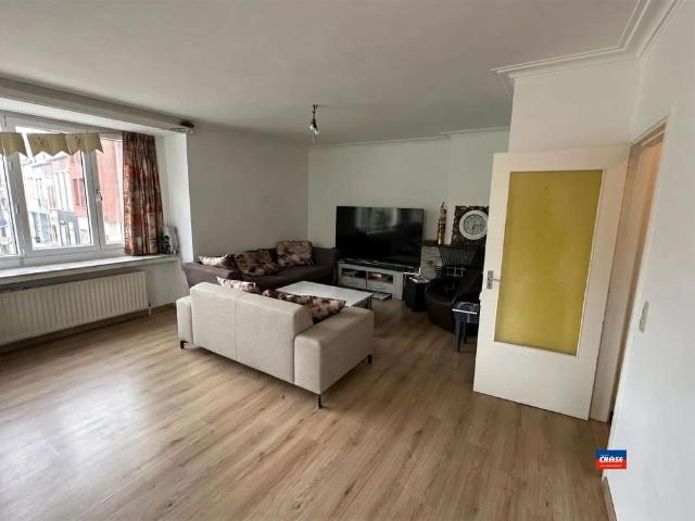 Appartement met ruime woonkamer, mooie keuken en 2 slpks
