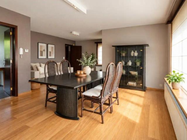 Appartement met terras, tuin en garage te Lokeren