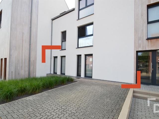 Appartement met tuin en autostaanplaats in centrum Poperinge