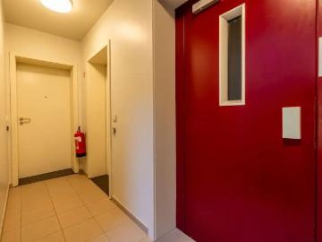 Appartement met twee slaapkamer en terras nabij centrum