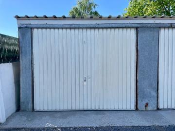 Appartement met twee slaapkamers, terras en garage
