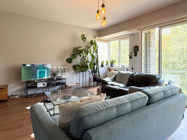 Appartement met twee slaapkamers, twee terrassen en garage in het hartje van Beveren