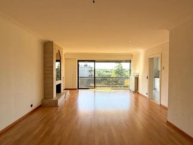 Appartement met twee slaapkamers en twee terrassen in het centrum van Beveren
