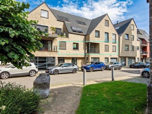 Appartement met twee slaapkamers en binnestaanplaats