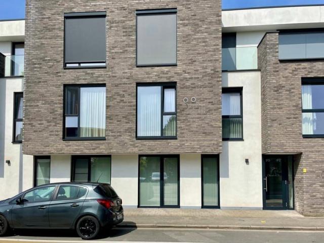 Appartement met twee slaapkamers en garage