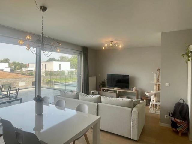 Appartement met twee slaapkamers en garage