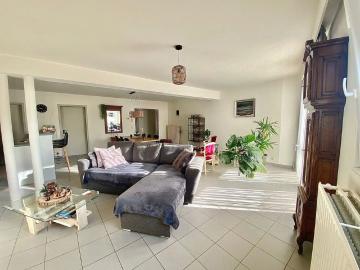 Appartement met twee slaapkamers en staanplaats nabij het centrum van Aalst