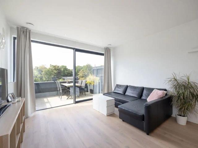 Appartement met zuidwestgericht terras, kelder en garage!
