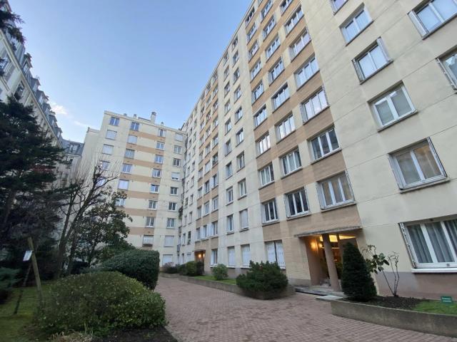 Appartement Métro Simplon Paris 75018 75m² Paris 18ème