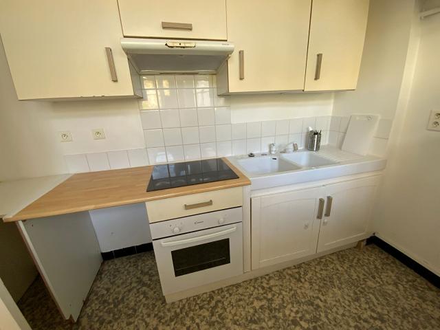 Appartement MEUBLE 3 pièce s 62 m2 à Cuers