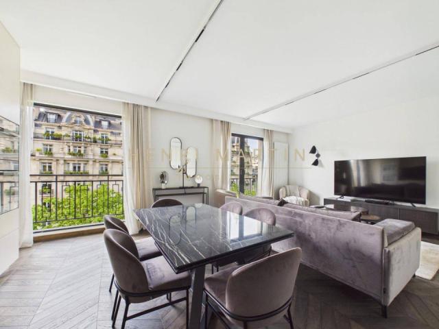 Appartement meublé 3 pièces — Avenue Montaigne, Paris 8e