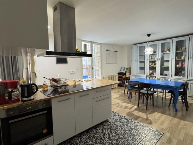 Appartement meublé 7 pièces 16 m²