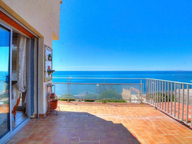 Appartement meublé 4 pièces 3 chambres Vue mer Bail mobili