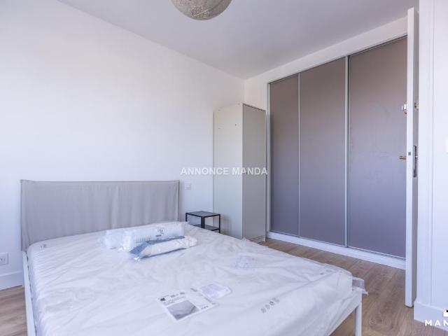 Appartement meublé 4 pièces 13 m²