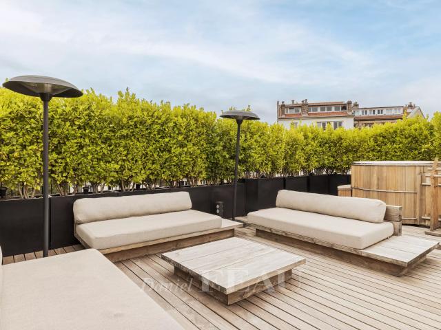 Appartement meublé 4 pièces 148 m²