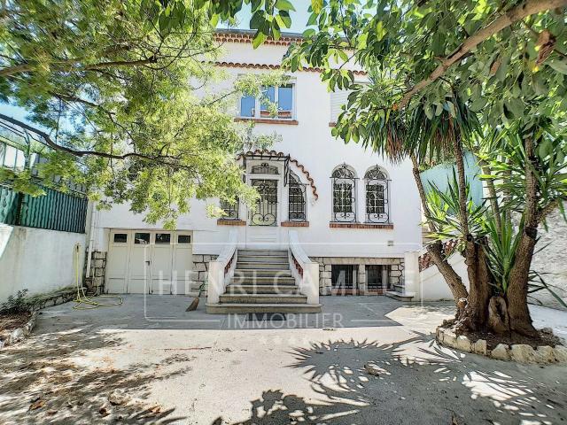 Appartement meublé 4 pièces 182 m²